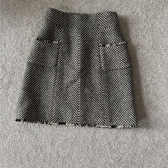 CHANEL Black and White A-Line Knee-Length Skirt